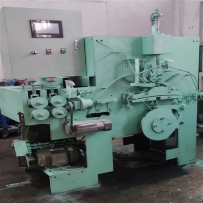 Máquina de fazer cabides de arame